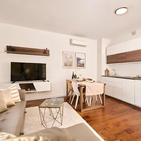 Apartament Brand New 1 Bedroom With Backyard Near The Beach! *